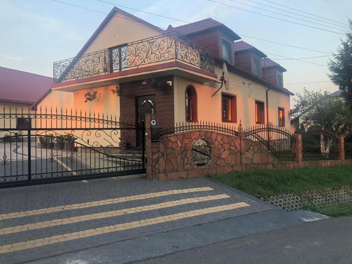 Apartamenty U Maksa Krzywcza Exteriör bild