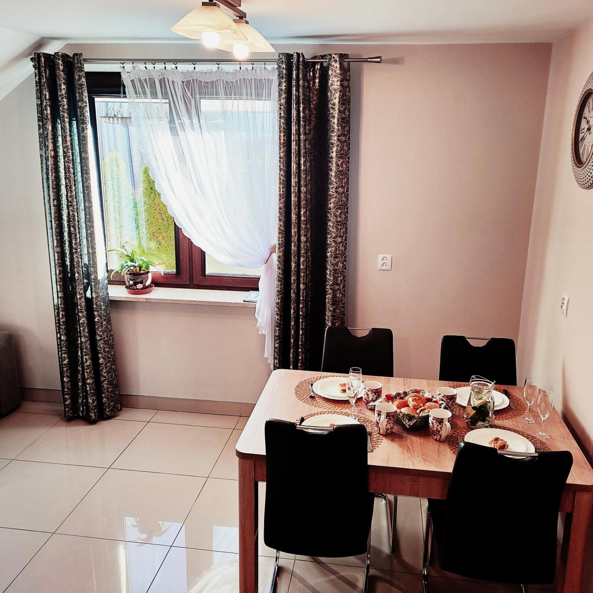 Apartamenty U Maksa Krzywcza Exteriör bild