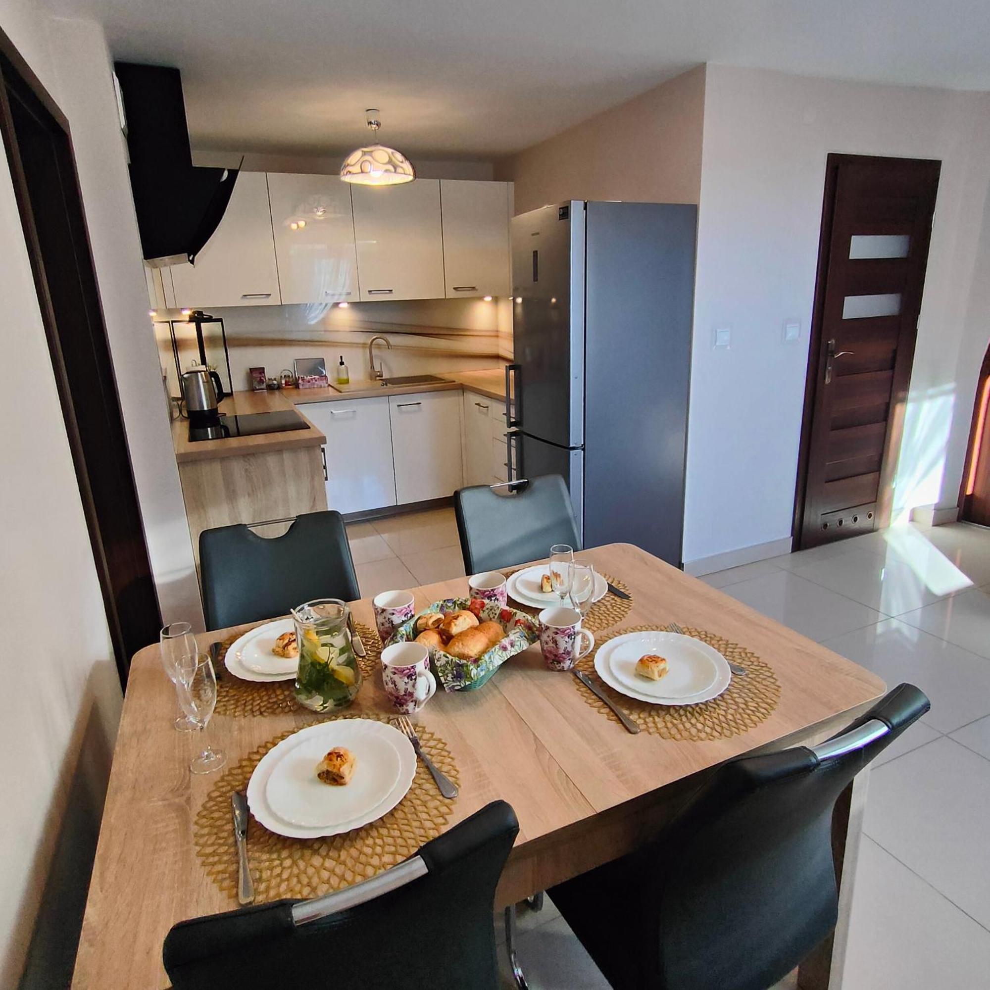 Apartamenty U Maksa Krzywcza Exteriör bild